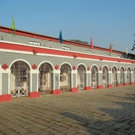 Hotel Grand Barrack Khandwa Esterno foto